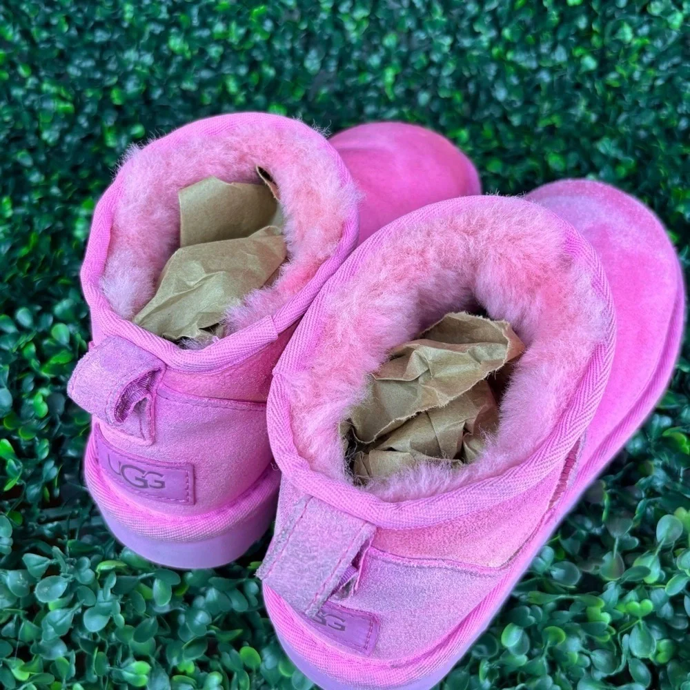 UGG classic mini